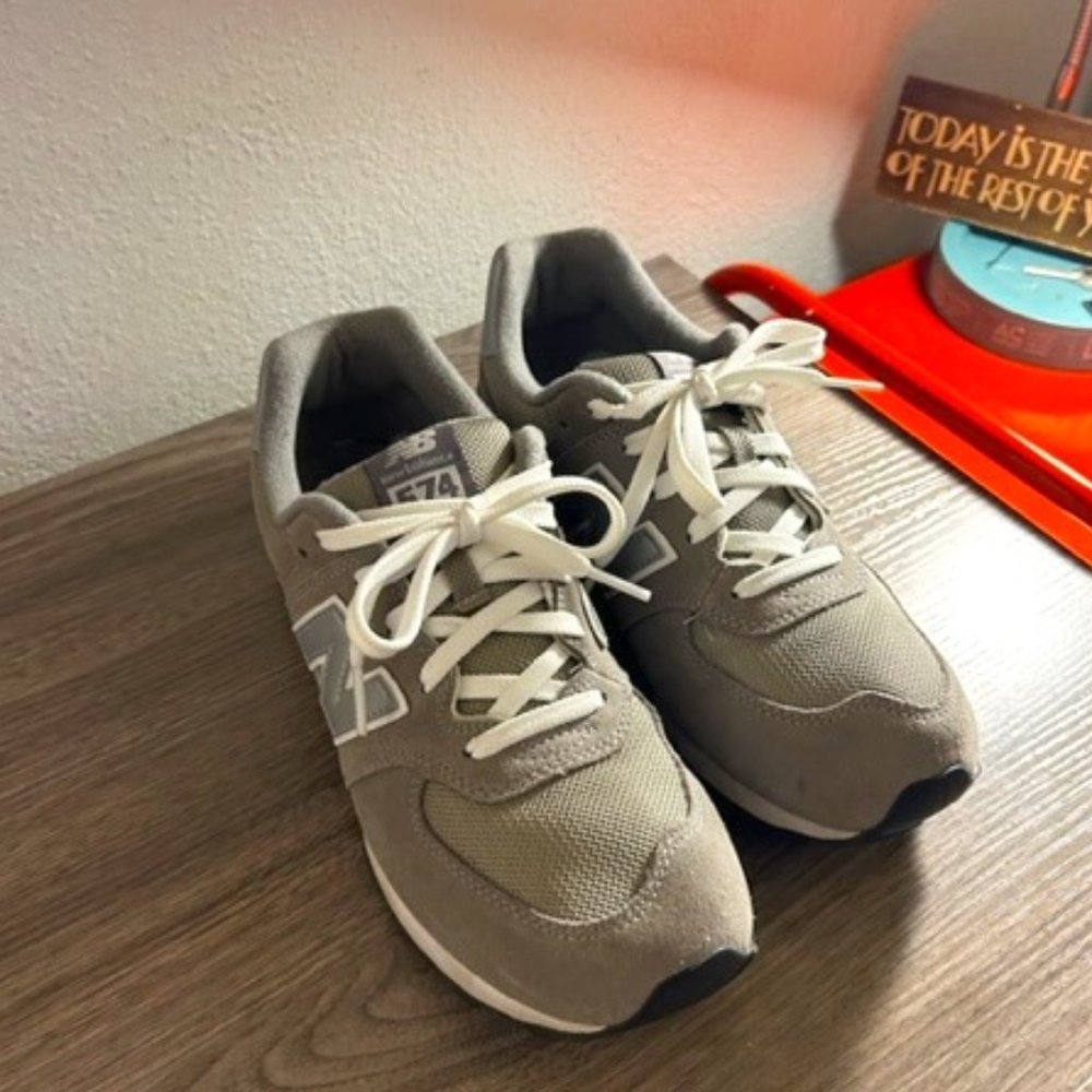 New Balance 574 - Big Kids Size 6.5/Women's size 8